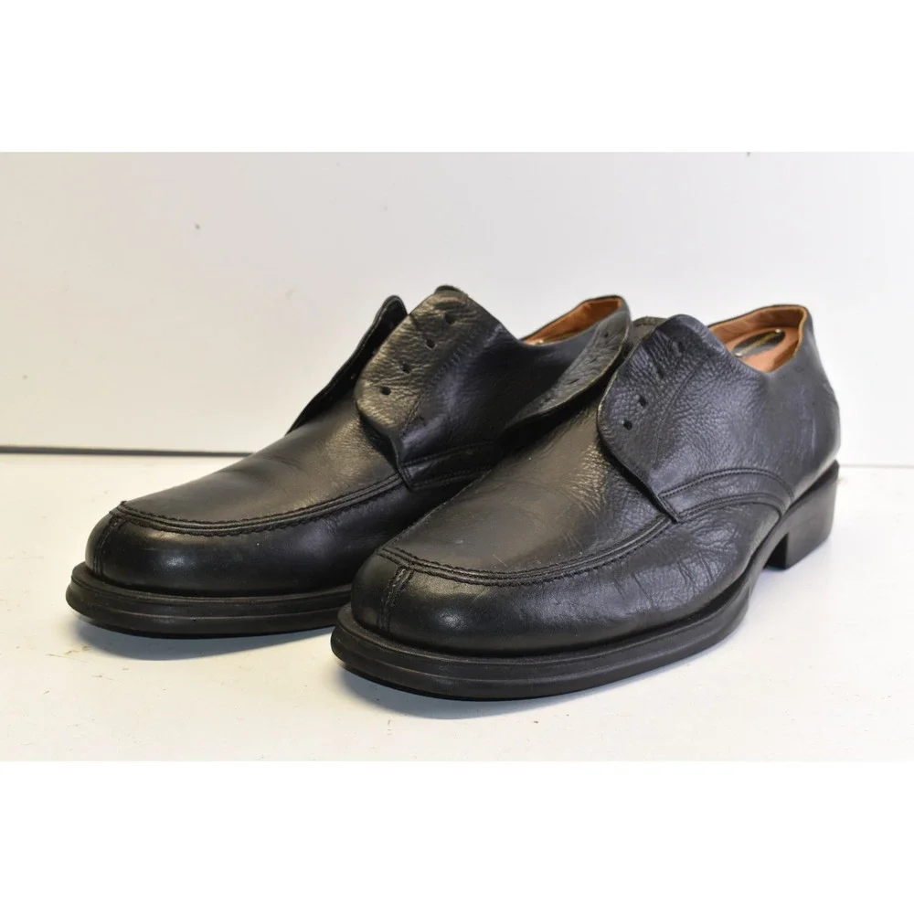 Vineyard black leather